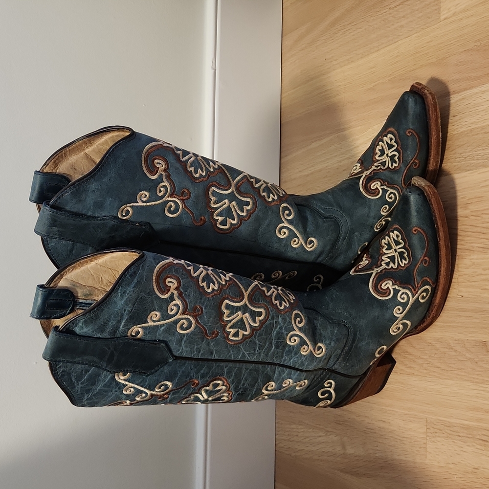 Handcrafted Turquoise Cowboy Boots